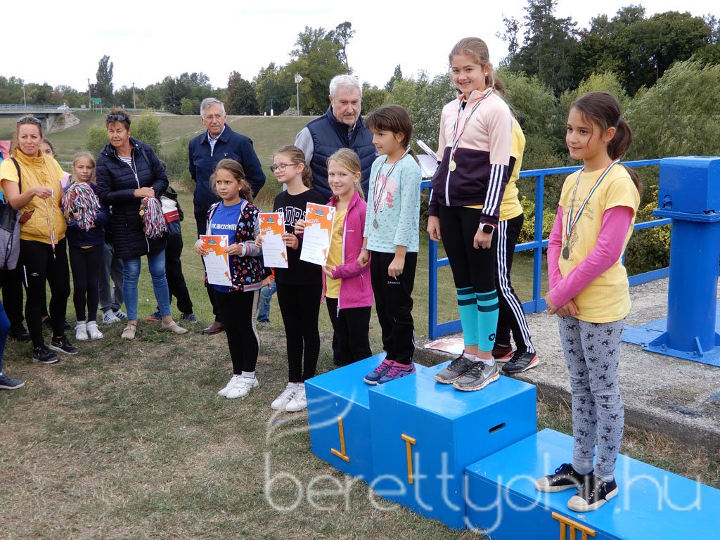 Mezei futóbajnokság Berettyóújfaluban 96